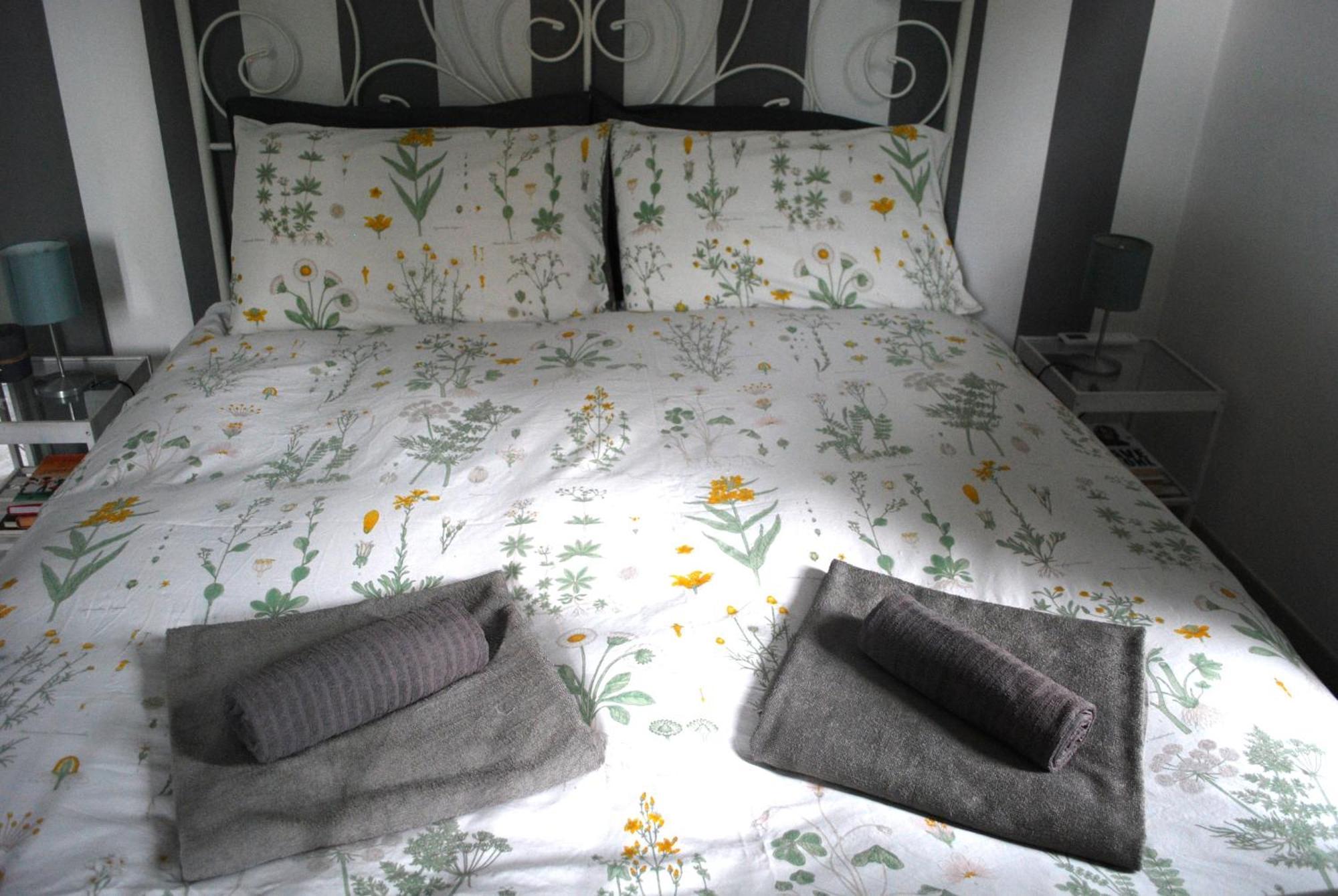 Le Stanze Di Alicam Bed & Breakfast Arona Exterior photo